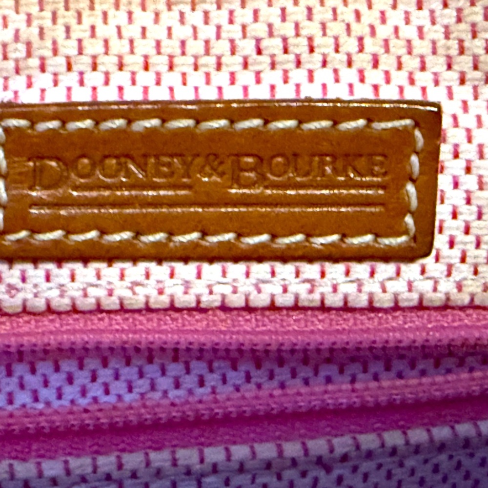 Dooney & Bourke purse - Picture 3 of 9